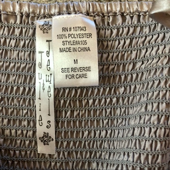 ⭐️Silver top with zip side and empire waist - Picture 4 of 4